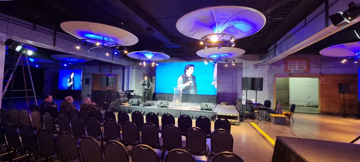 Escenario principal del congreso Expo Family 2024 en Espacio Riesco — DAR2