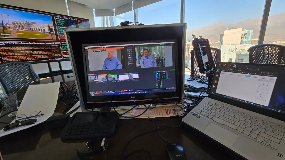 Equipamiento del estudio móvil de video podcast desplegado en Conpat Global — DAR2